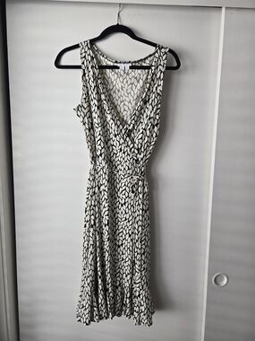 London Times Black & White Leaf-Print Midi Wrap Dress-Size 12